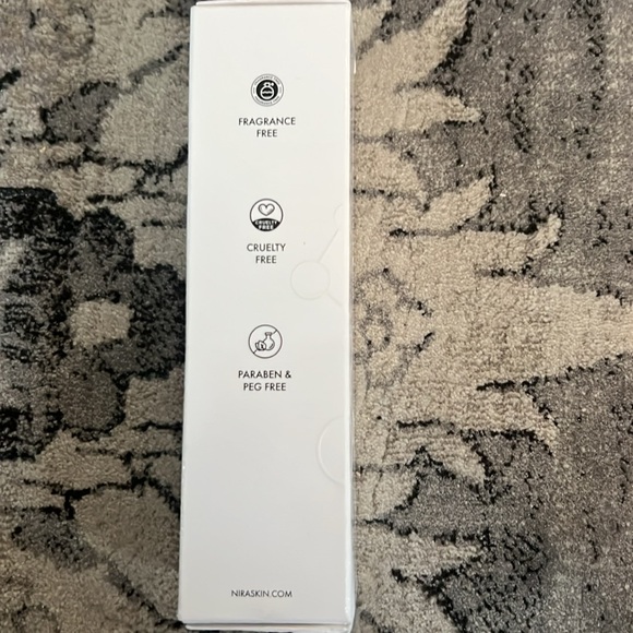 NIRA Youth Renewal Peptide Cream - Picture 2 of 3